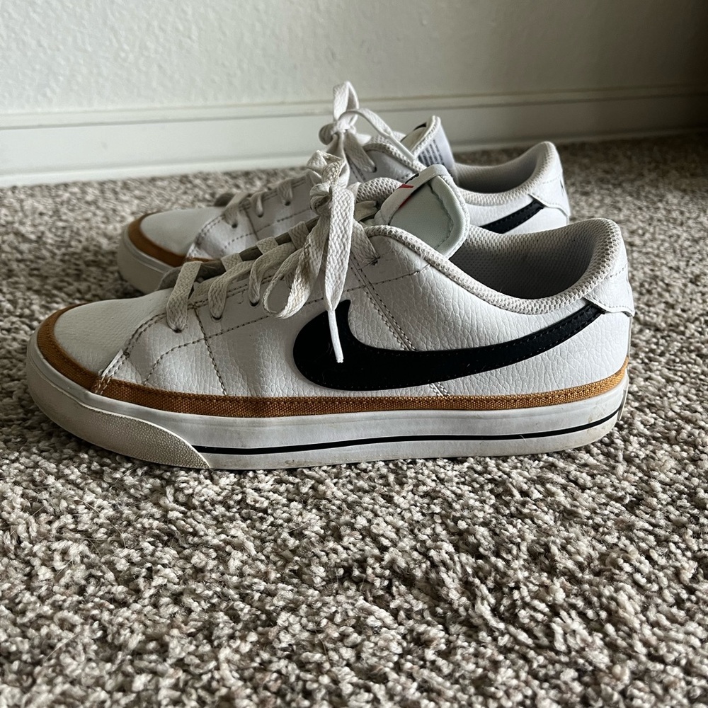 Nike low top sneakers